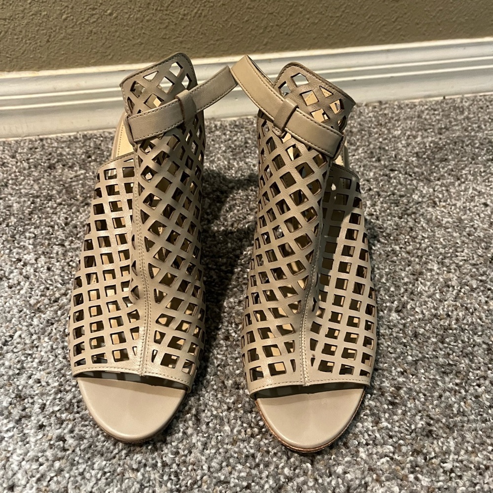 Via Spiga Gillie heels